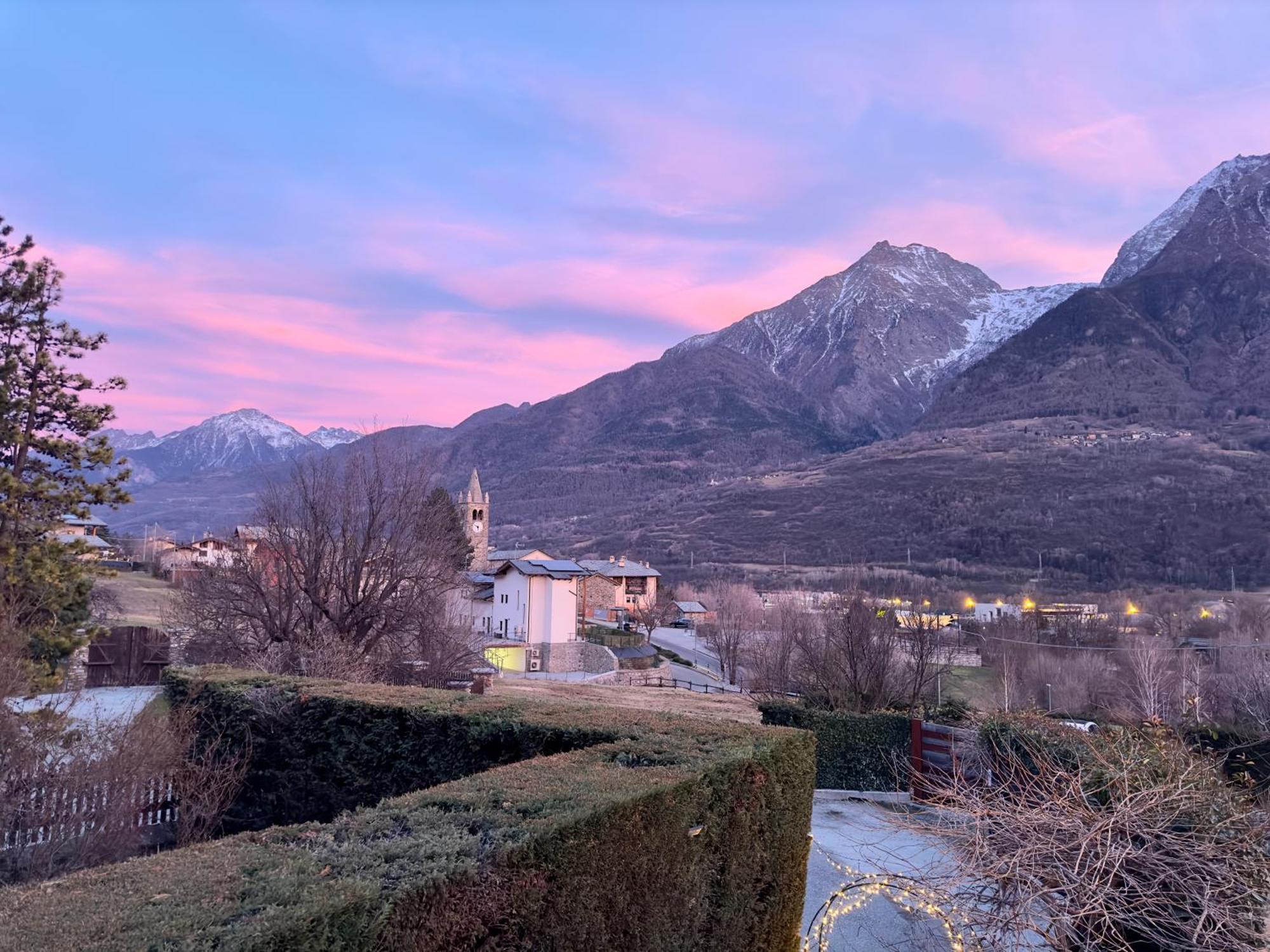 Quart De Lune - Boutique B&B Aosta Exterior photo